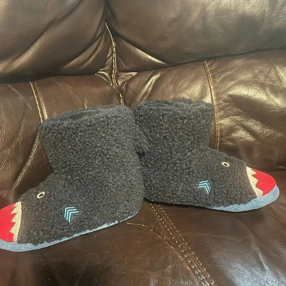 Totes toasties Blue Kid Shark Slipper boots Medium 13-1 - Picture 6 of 8